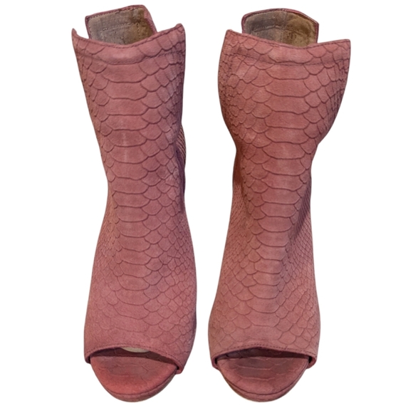 Jeffrey Campbell Oath Suede Pink Booties Peep Toe Snakeskin Embossed sz 8.5 - Picture 2 of 8